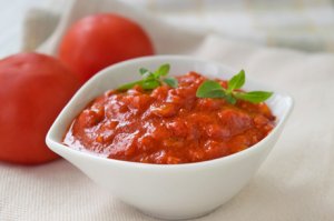 Tomaten-Mango-Sauce
