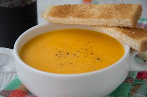 Scharfe Kokosnuss-Suppe