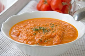 Süsskartoffel-Tomaten-Suppe