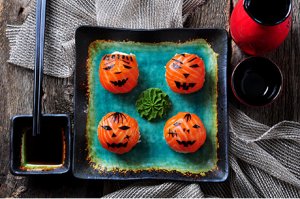 Halloween Lachs-Sushi