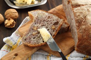 Birnen-Maroni-Brot mit Walnüssen