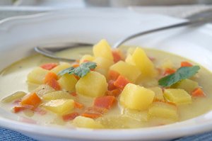Rüeblisuppe-mit-Kartoffeln