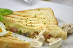 Warme Pilz-Sandwiches
