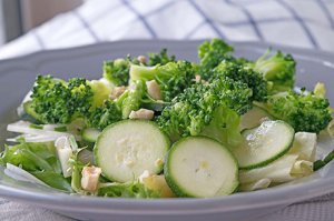 Zucchettisalat mit Broccoli