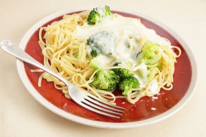 Linguine an Broccoli-Pistazien-Sauce