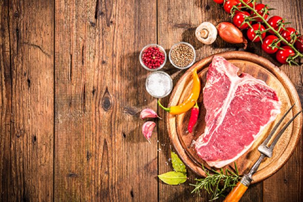 Rindfleisch eignet sich sehr gut zum längeren Kochen für eine fettärmere Zubereitung.
