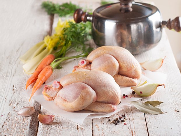 Geflügel muss durcherhitzt werden.Hühnerbouillon ist ideal um gesunde Stoffe v. Geflügel aufzunehmen