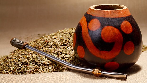 Mate Tee aus Südamerika ist verdauungsfördernd und gleichermaßen aufputschend