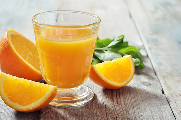Orangen sind sehr fruchtig als Orangensaft