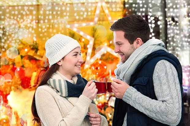 Klassiker auf den vielen Weihnachtsmärkten sind Tee, Glühwein und Punsch.