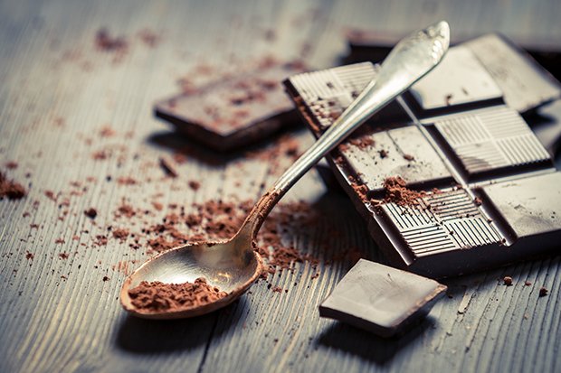 Kuvertüre ist eine spezielle Schokoladenzubereitung, welche neben Kakaomasse besonders Fett enthält