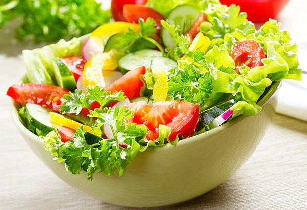 frischer Salat ist eine gute Ballaststoffquelle