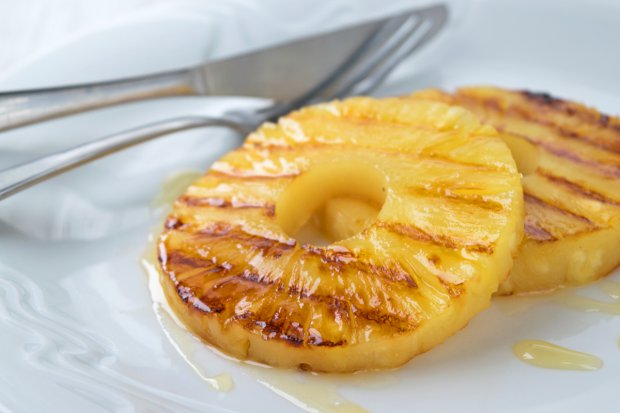 Grillierte Ananas mit Honig - Rezept - GuteKueche.ch