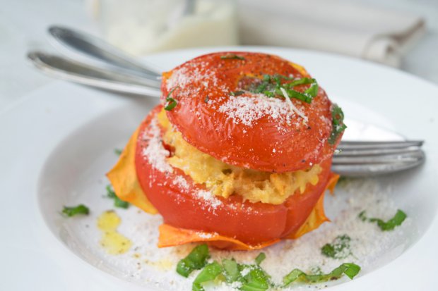 Gebackene Tomaten mit Ricotta-Füllung