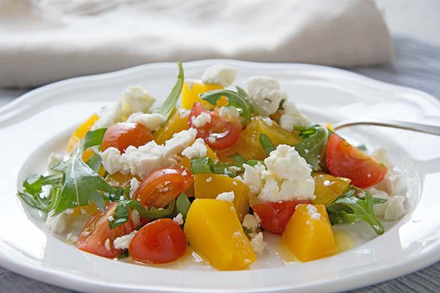 Tomaten-Pfirsich-Salat