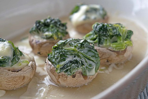 Überbackene Champignons gefüllt mit Gemüse - Rezept - GuteKueche.ch