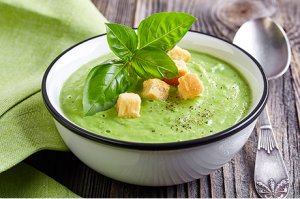Broccoli-Basilikum-Suppe