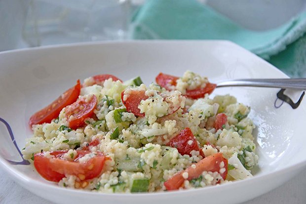 Basilikum-Tomaten-Couscous-Salat