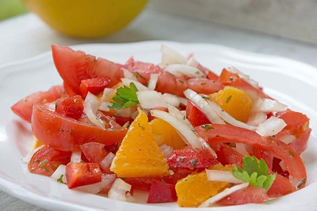 Orangen-Tomaten-Salat