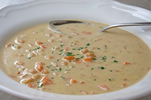 Kichererbsen-Erdnuss-Suppe