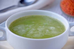 Mandel-Erbsen-Suppe