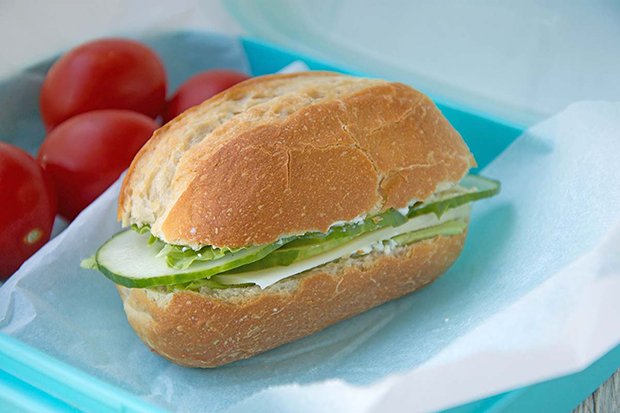 Käse-Gurken-Sandwich