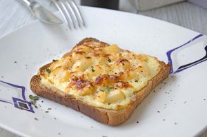 Roquefort-Birnen-Toast