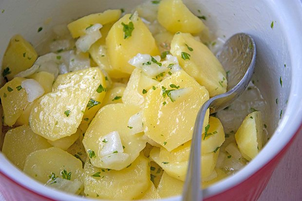 Klassischer Kartoffelsalat - Rezept - GuteKueche.ch