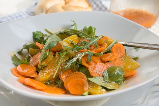 Rüebli-Orangen-Salat mit Harissa - Rezept - GuteKueche.ch