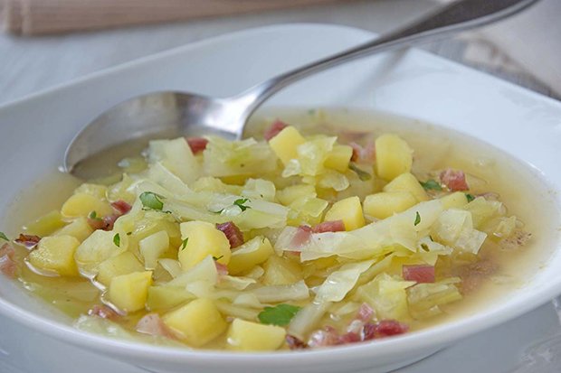 Kabissuppe mit Kartoffeln
