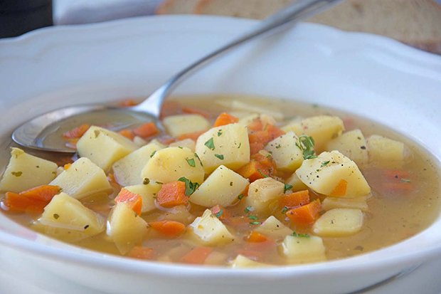 Gemüsesuppe mit Kartoffeln