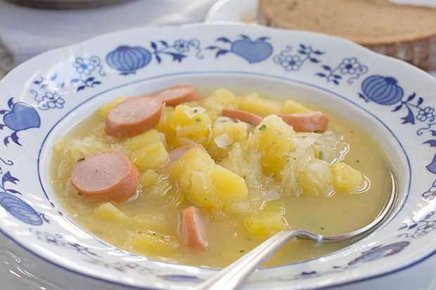 Sauerkrautsuppe mit Kartoffeln