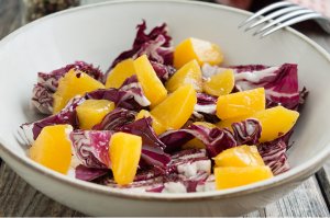 Radicchio-Mango-Salat
