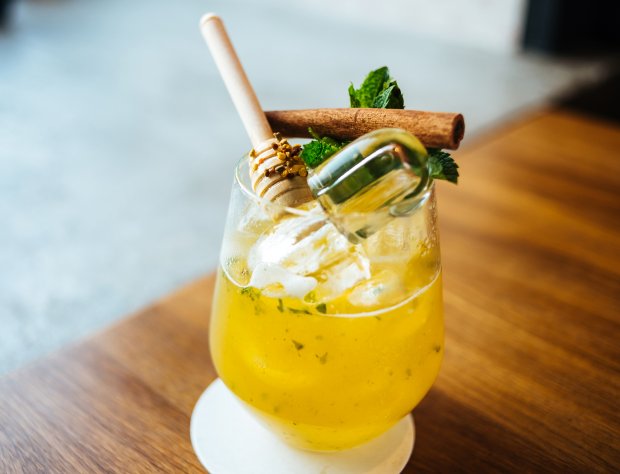 Gin-Honig-Cocktail mit Grüntee
