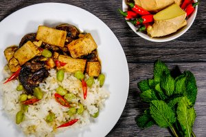 One Pot - Reis mit Edamame und Tofu
