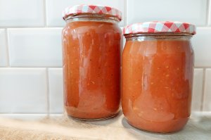 Tomaten-Zucchetti-Sugo