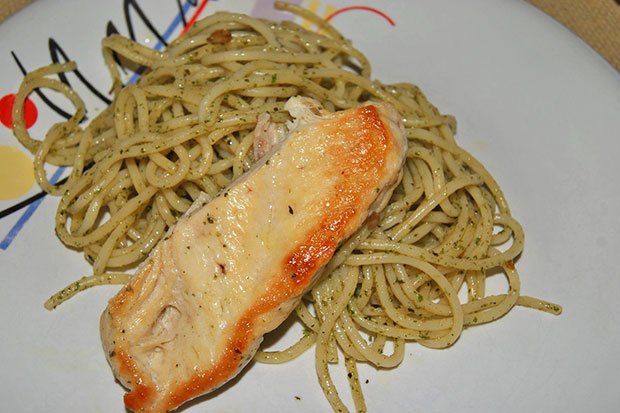 Spaghetti an Rucola-Kräuterpesto