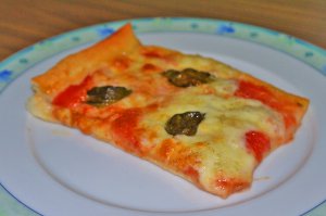 Tomaten-Käse Pizza
