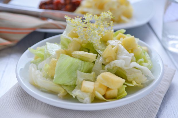 Süsses Salatdressing mit Holunder