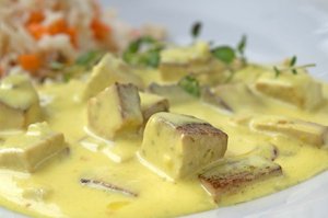 Curry mit Tofu in Kokosnussmilch
