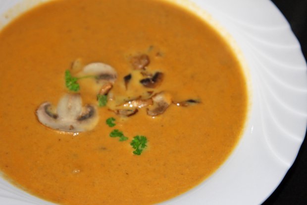 Herbstliche Champignons-Kürbis-Suppe