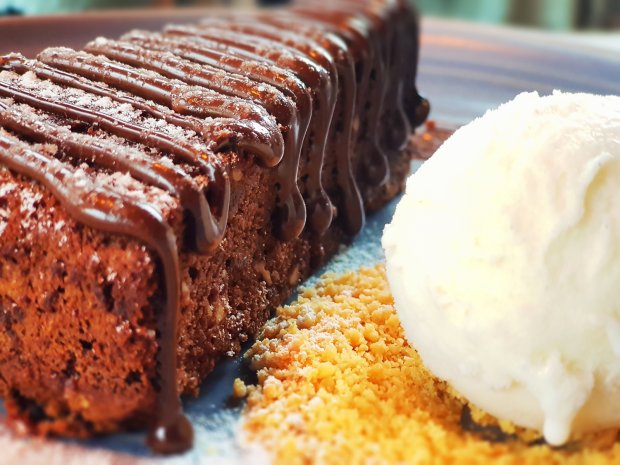 Schokoladen-Amaretti-Cake