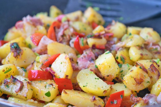 Kartoffelpfanne mit Speck und Peperoni