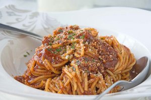 Spaghetti an sizilianischer Sardellensauce