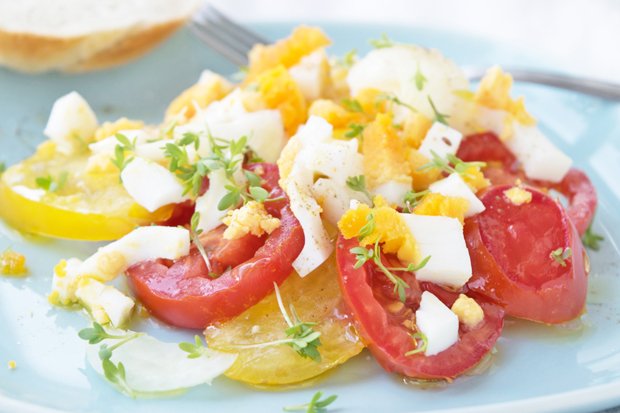 Tomaten-Ei-Salat mit Brunnenkresse
