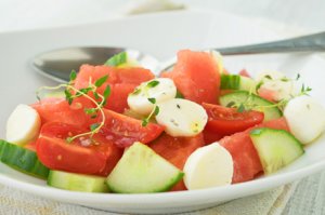 Wassermelonen-Gurken Salat