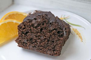 Veganer Schokoladenkuchen mit Orange